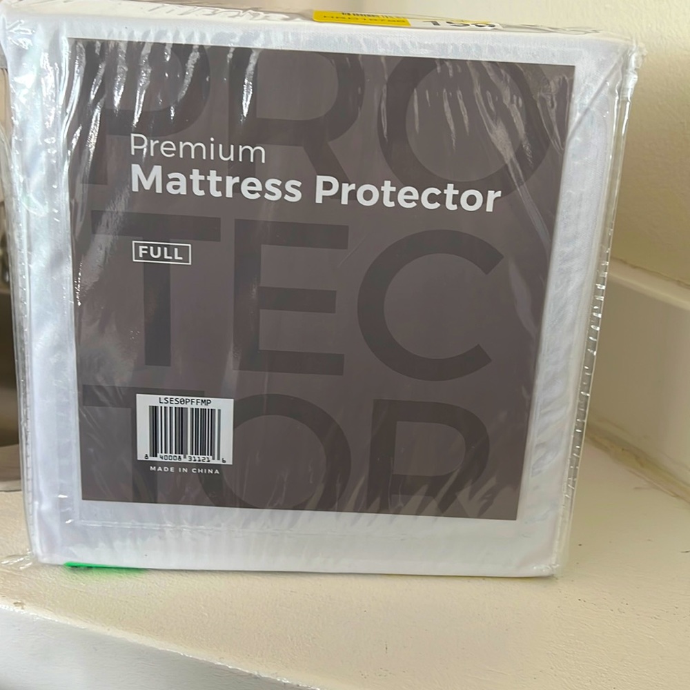 Wayfair mattresses protector white full brand new original packet.